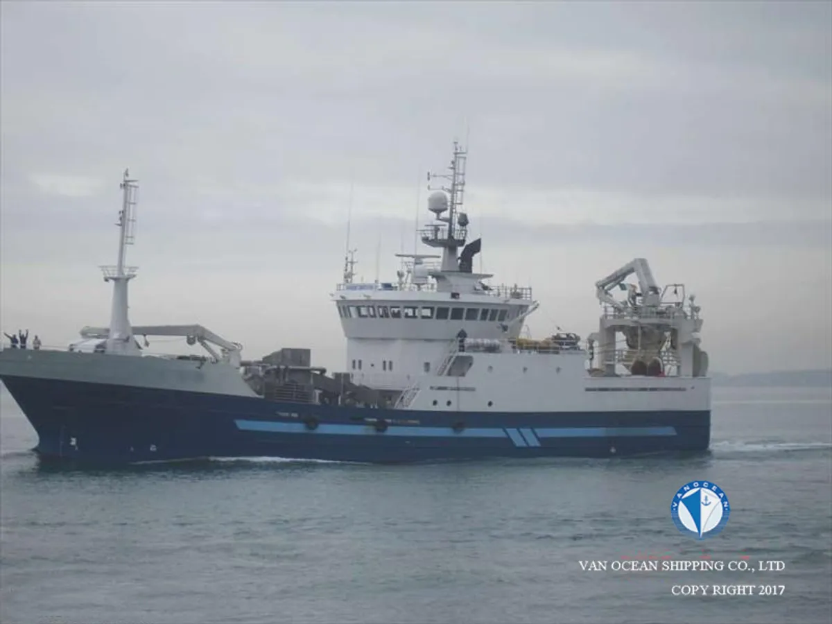 Navio de pesca de arrasto à venda
