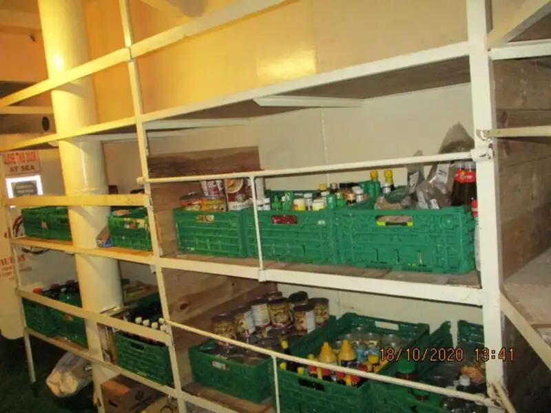 Navio frigorífico à venda