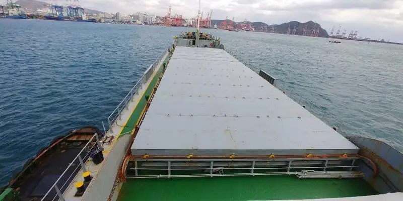 Navio graneleiro à venda