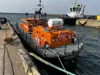 Barco de tripulação à venda