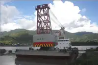 Barcaça à venda