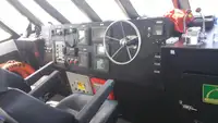 Barco de tripulação à venda