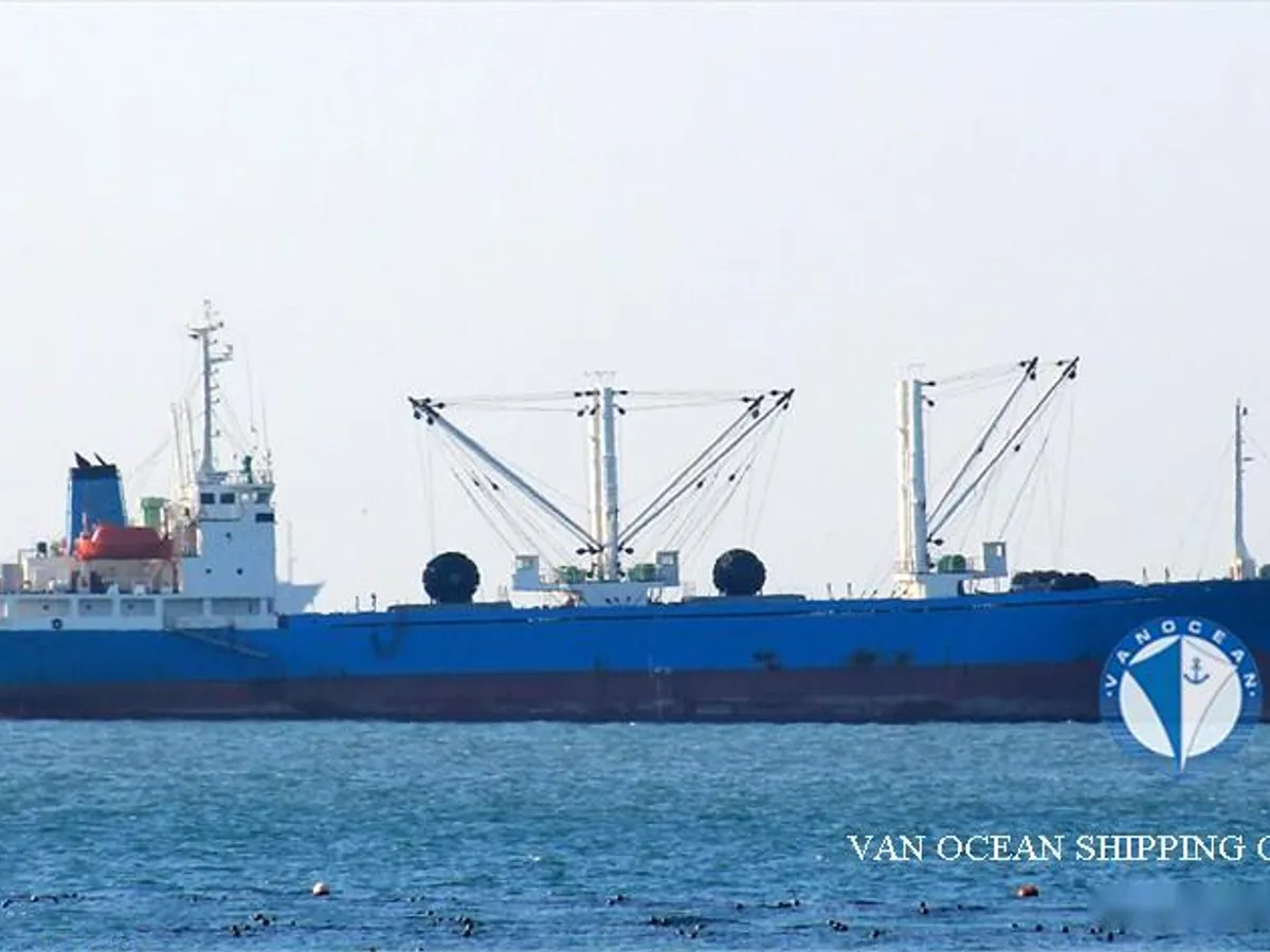 Navio frigorífico à venda