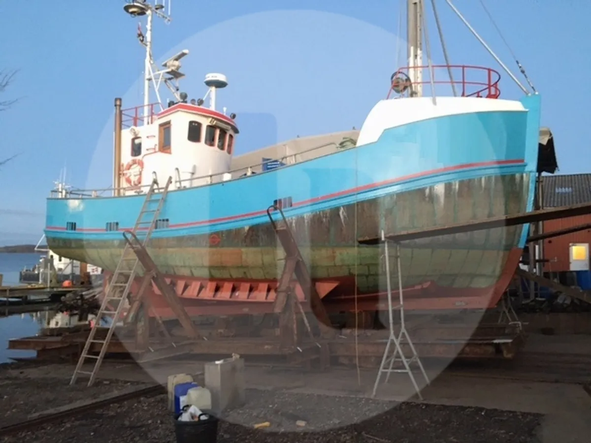 Navio de pesca à venda