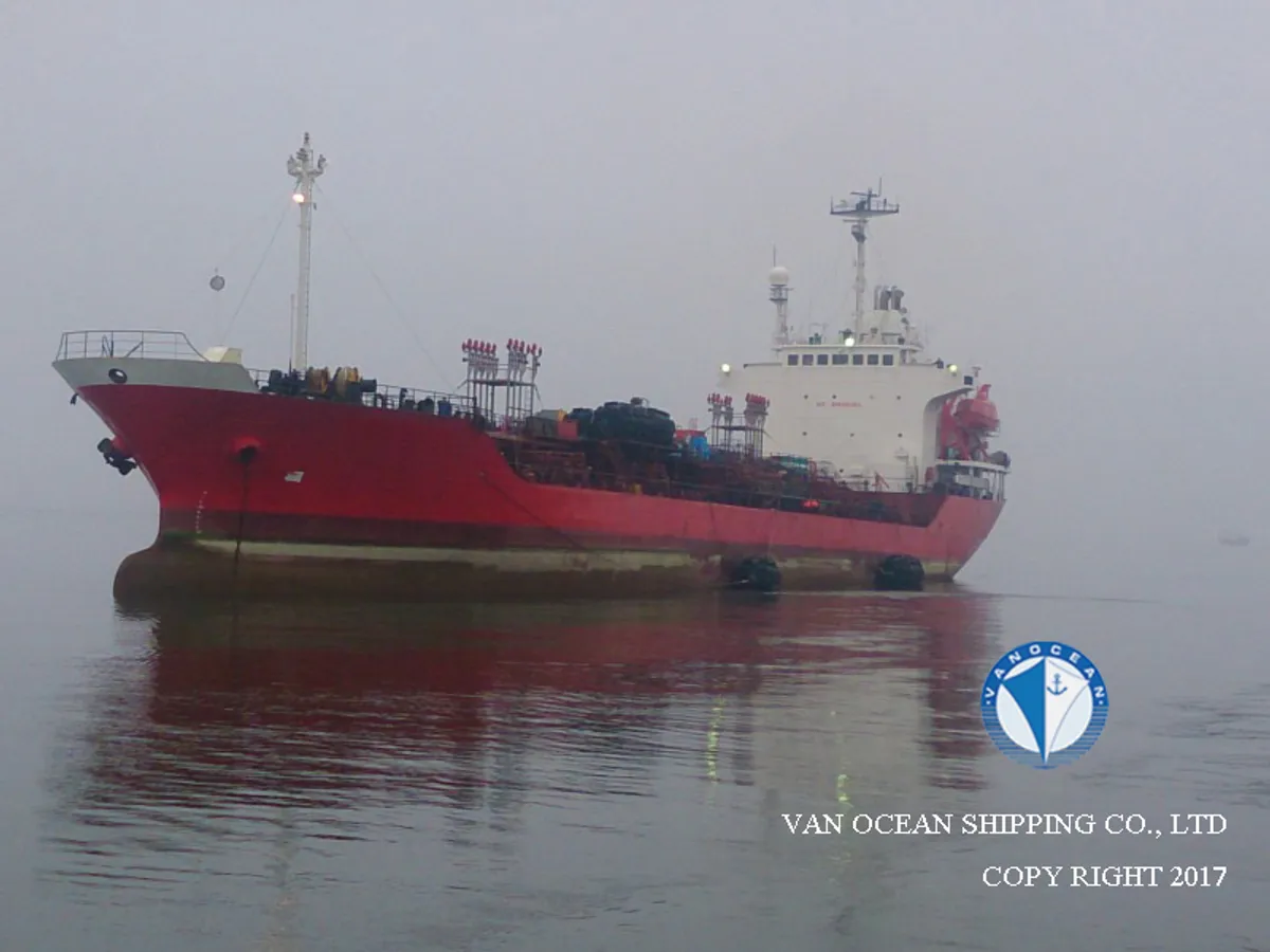 Navio-tanque de óleo/produtos químicos à venda