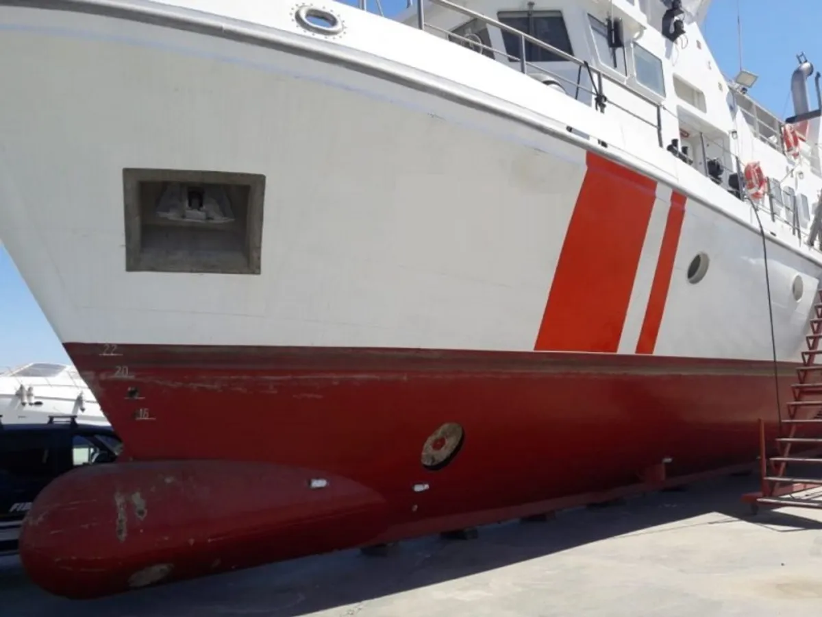 Navio de pesquisa à venda