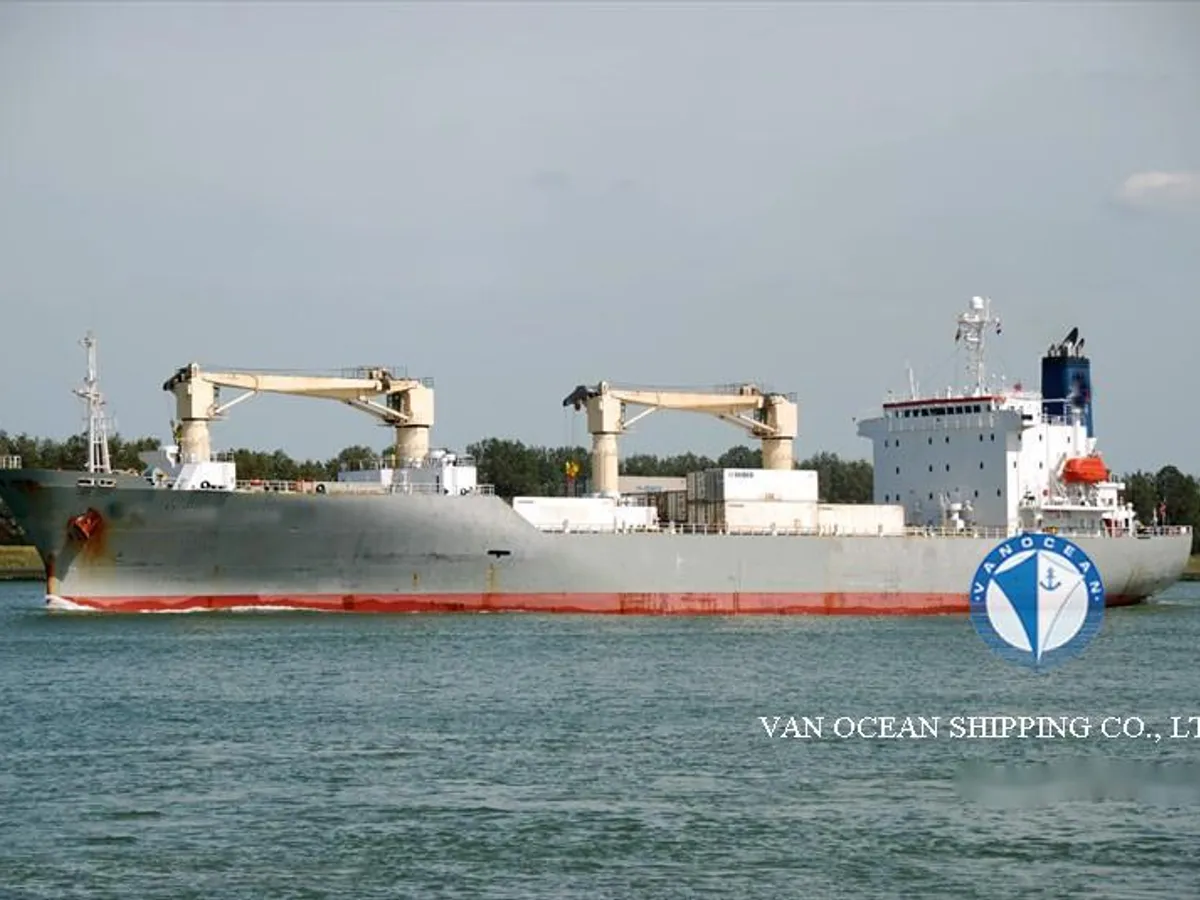 Navio frigorífico à venda