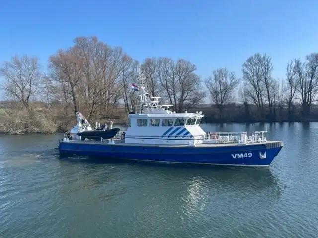Navio de pesquisa à venda