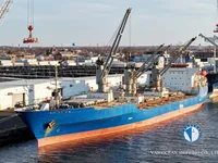 Navio frigorífico à venda
