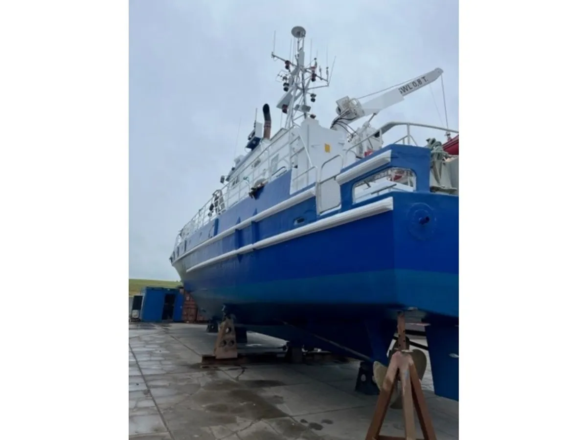 Navio de patrulha à venda