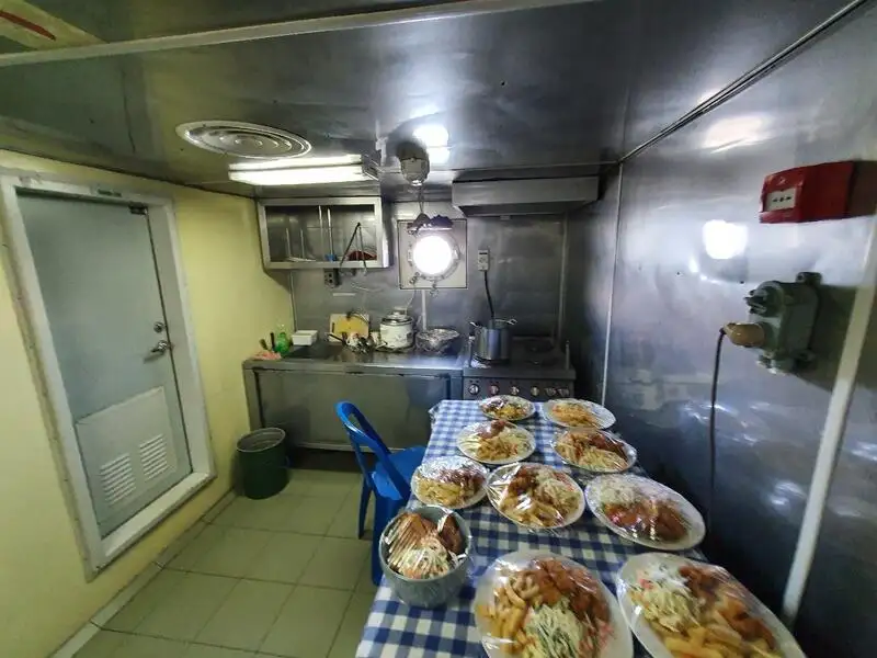 Navio frigorífico à venda
