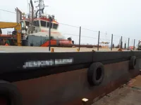Barcaça à venda