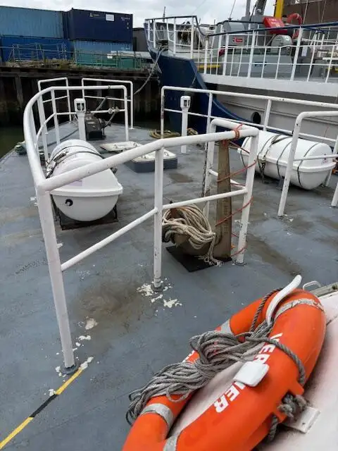 Navio de pesquisa à venda