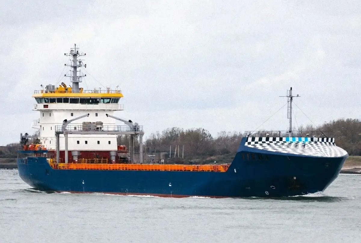 Navio frigorífico à venda