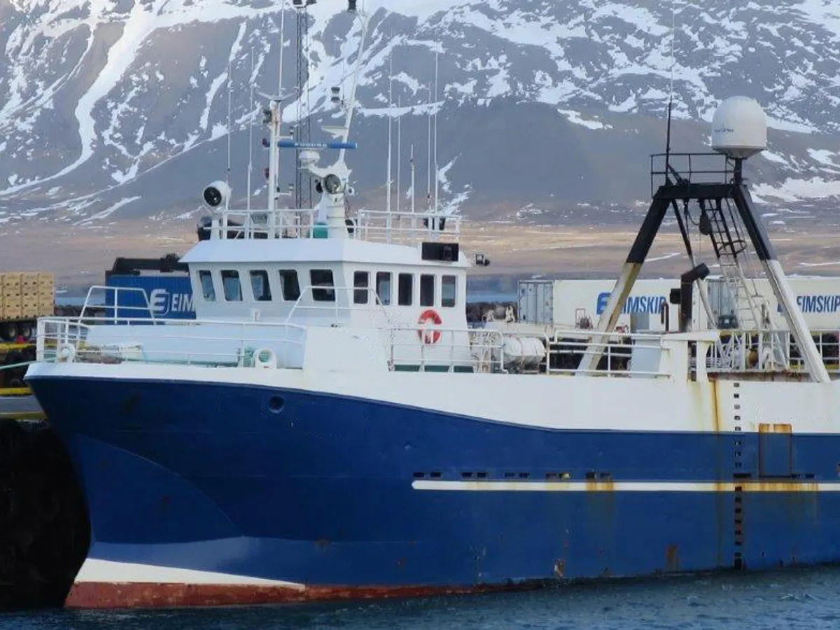 Navio de pesca de arrasto à venda