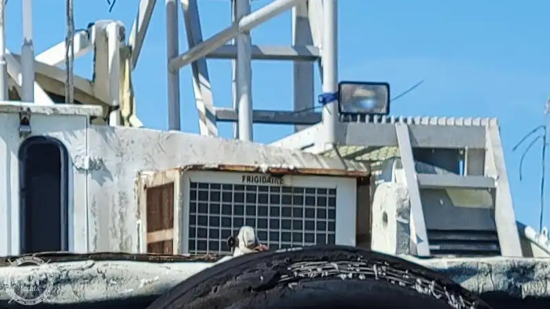 Barco de tripulação à venda