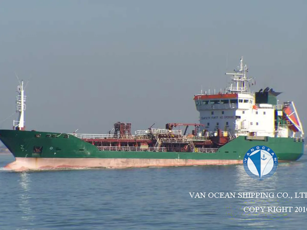 Navio-tanque de óleo/produtos químicos à venda