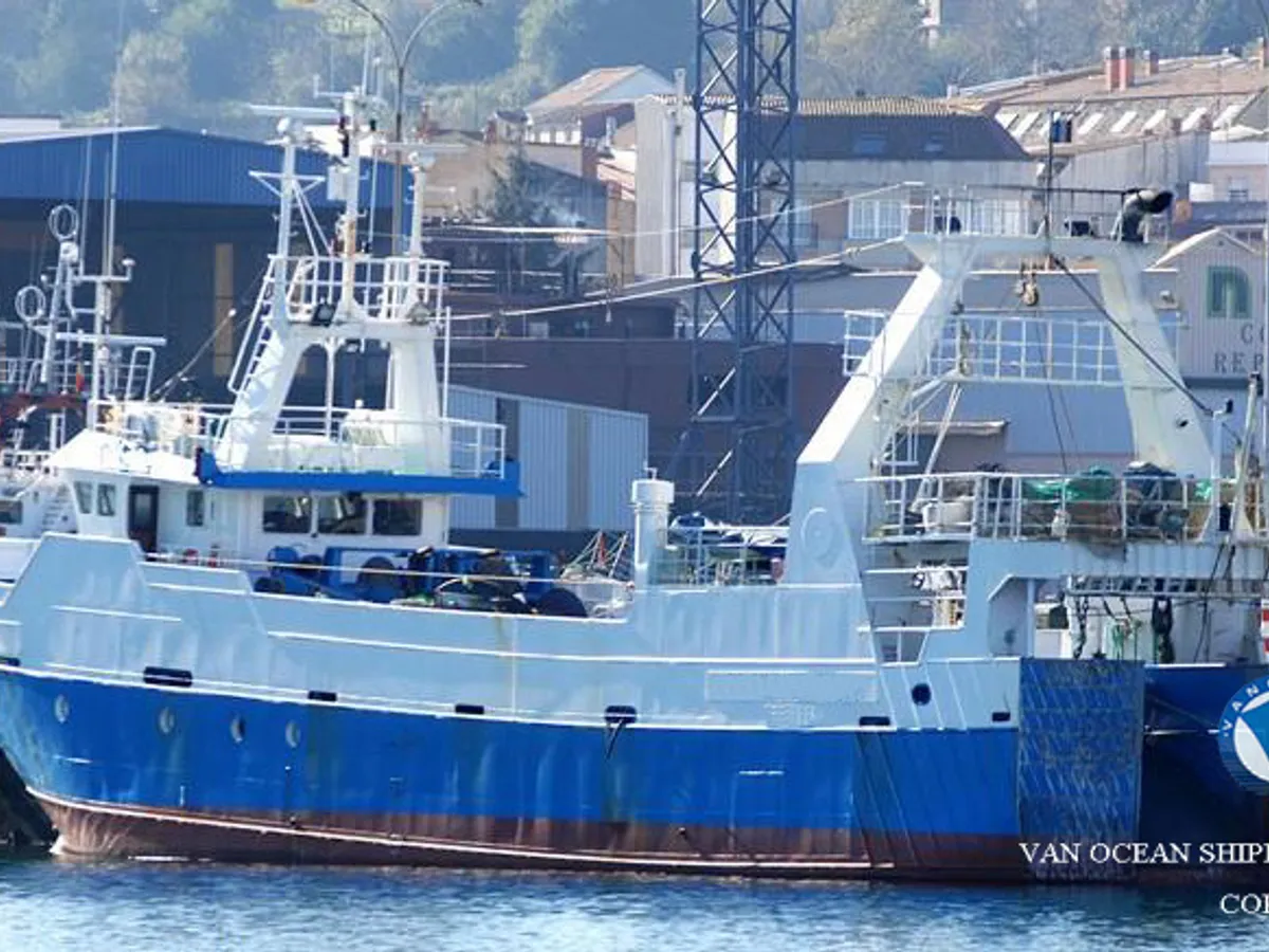 Navio de pesca de arrasto à venda