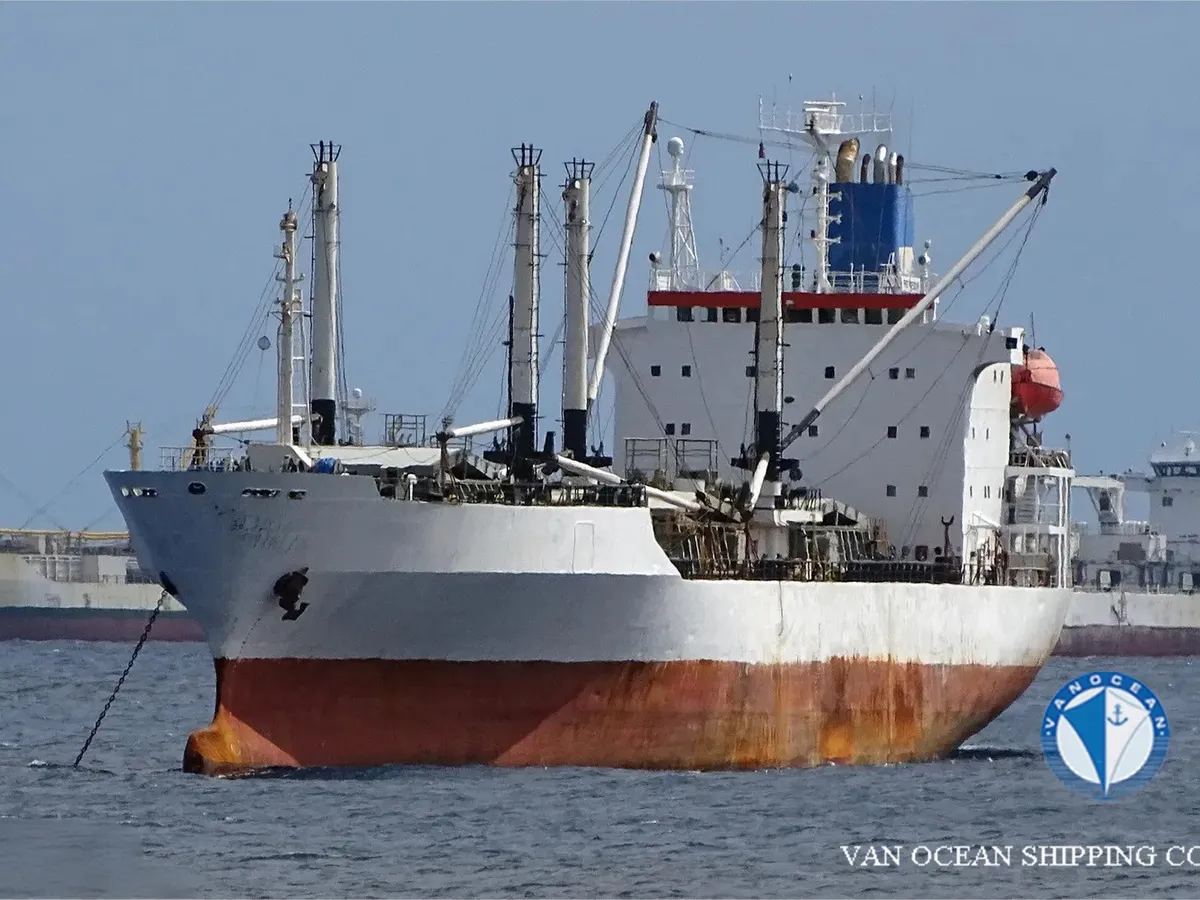 Navio frigorífico à venda