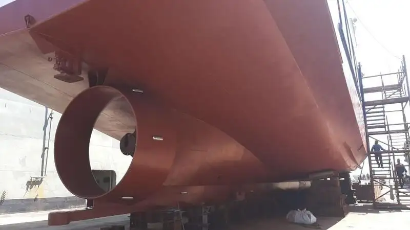 Navio de abastecimento à venda