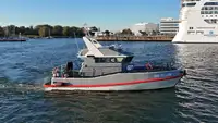 Barco de tripulação à venda