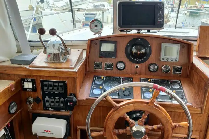 Navio de pesca de arrasto à venda