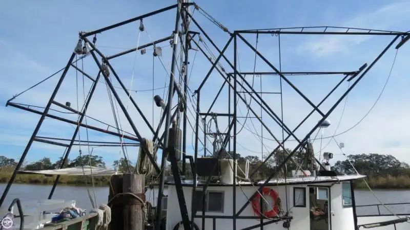 Navio de pesca de arrasto à venda