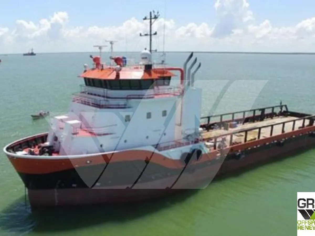 Navio de abastecimento à venda