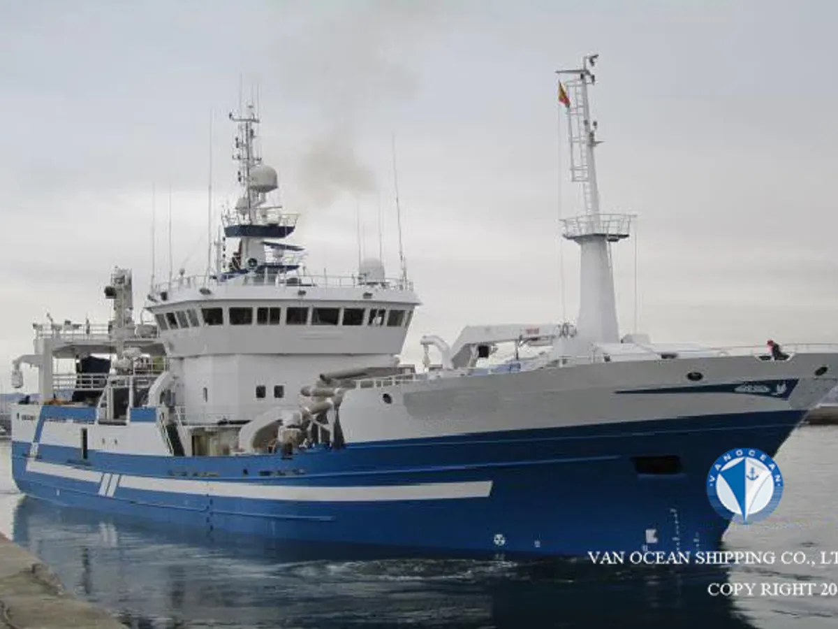 Navio de pesca de arrasto à venda