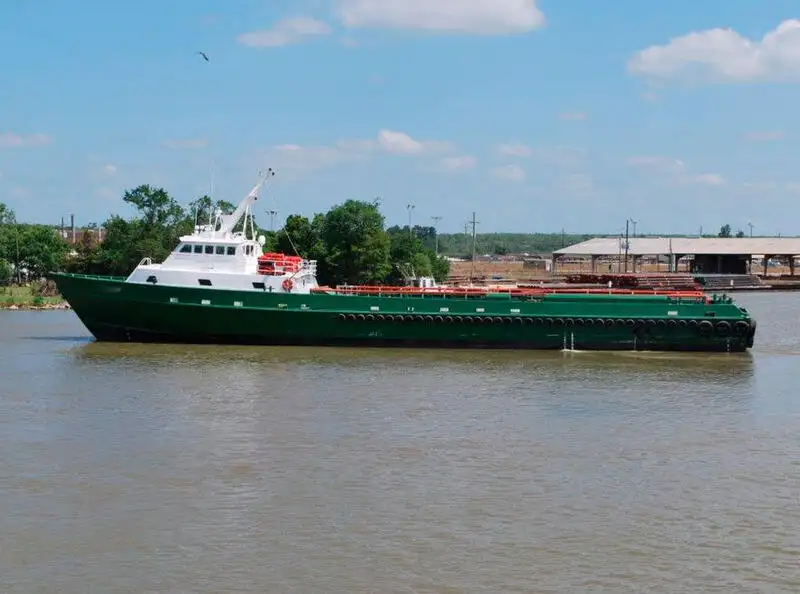 Barco de tripulação à venda