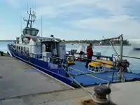 Barco de tripulação à venda