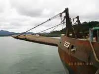 Barcaça à venda