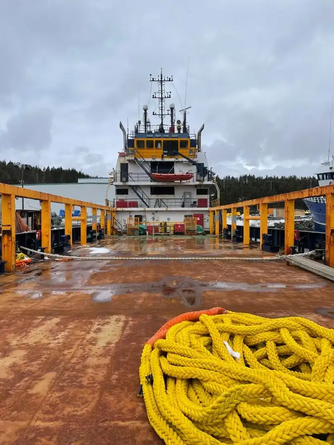 Navio de abastecimento à venda