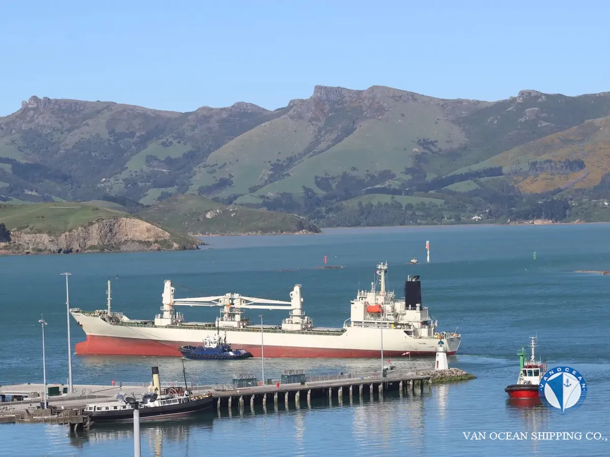 Navio frigorífico à venda