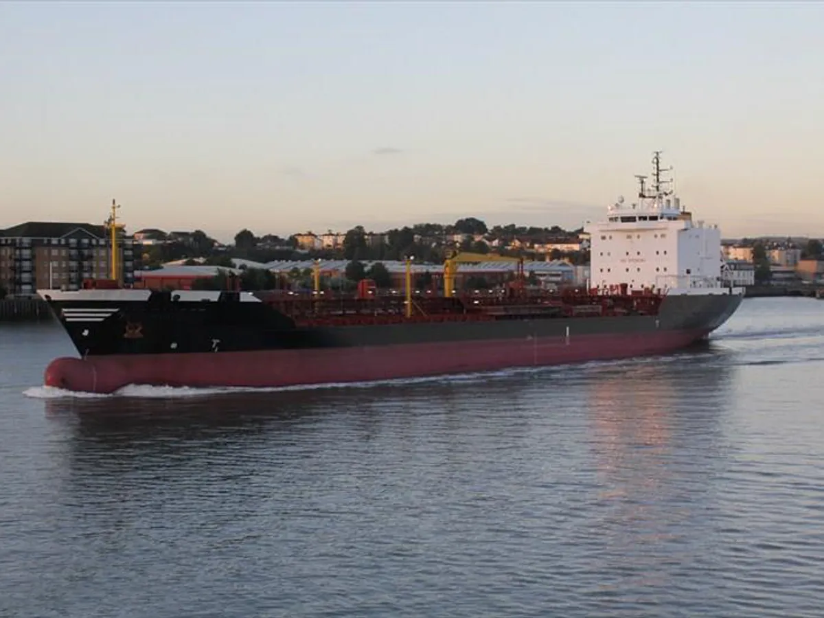 Navio-tanque de óleo/produtos químicos à venda