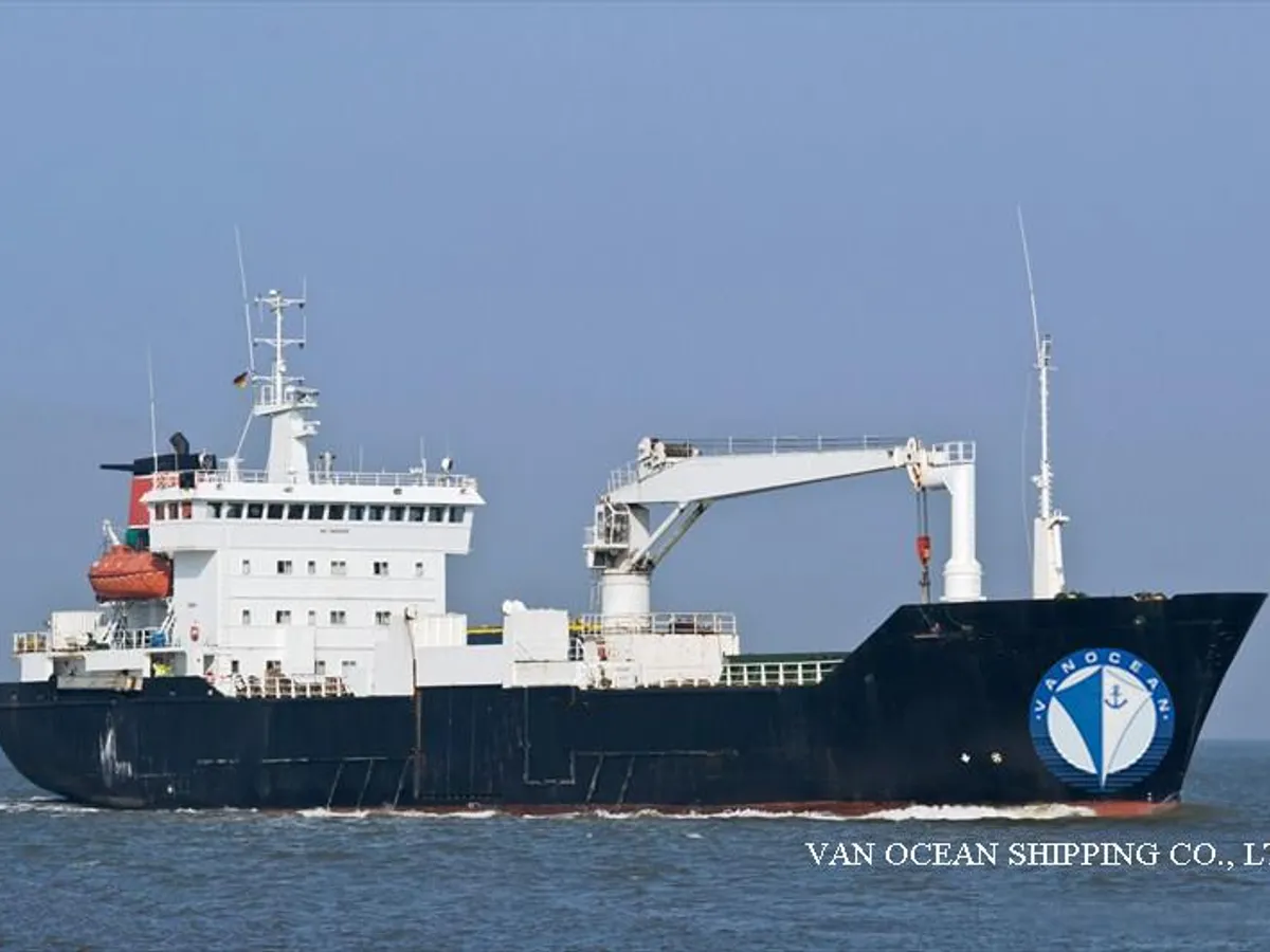Navio frigorífico à venda