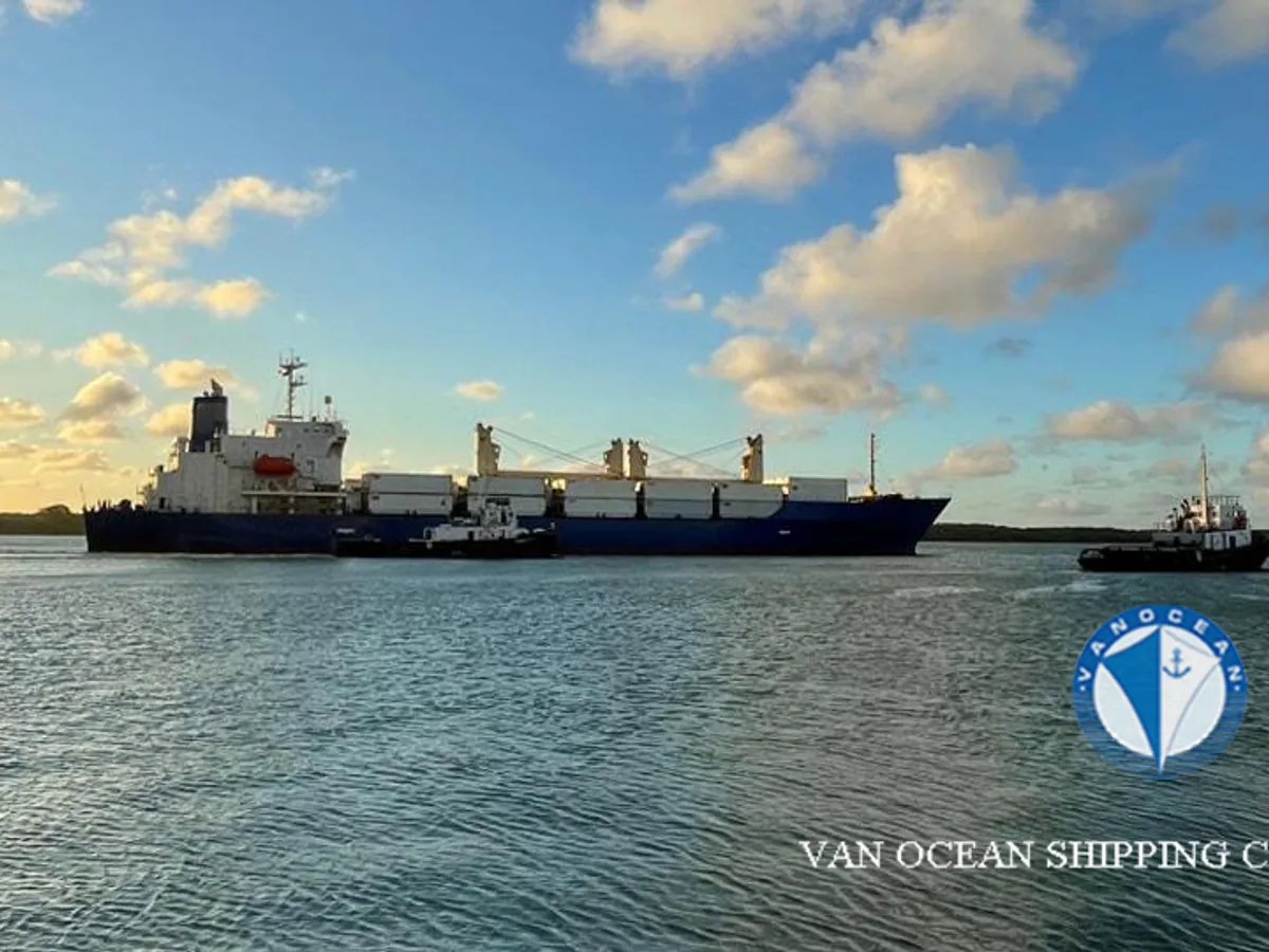 Navio frigorífico à venda