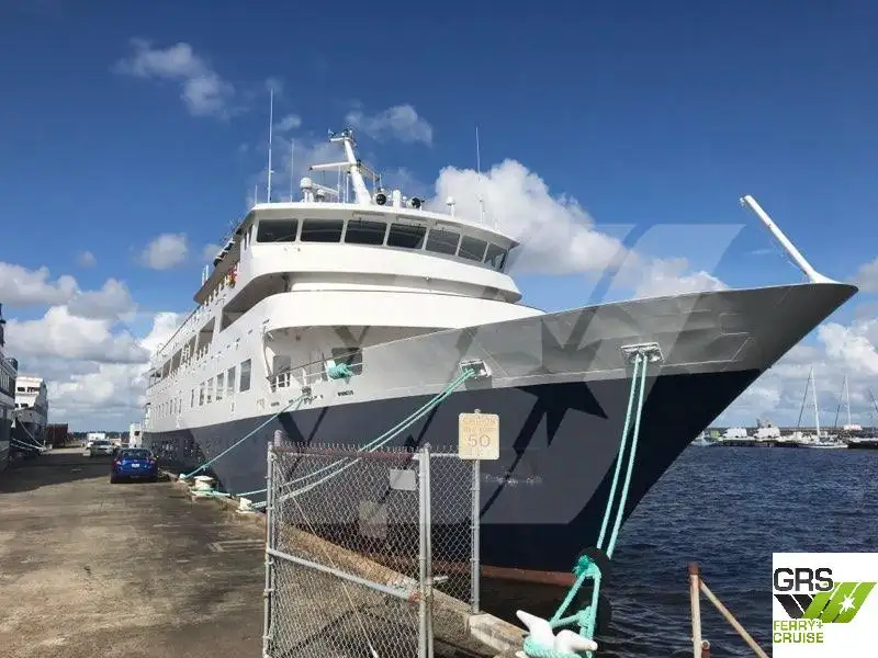 Navio de cruzeiro à venda