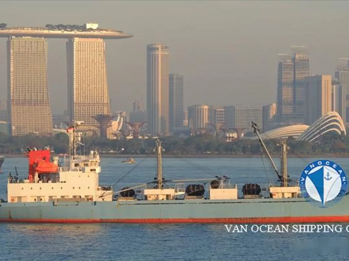 Navio frigorífico à venda