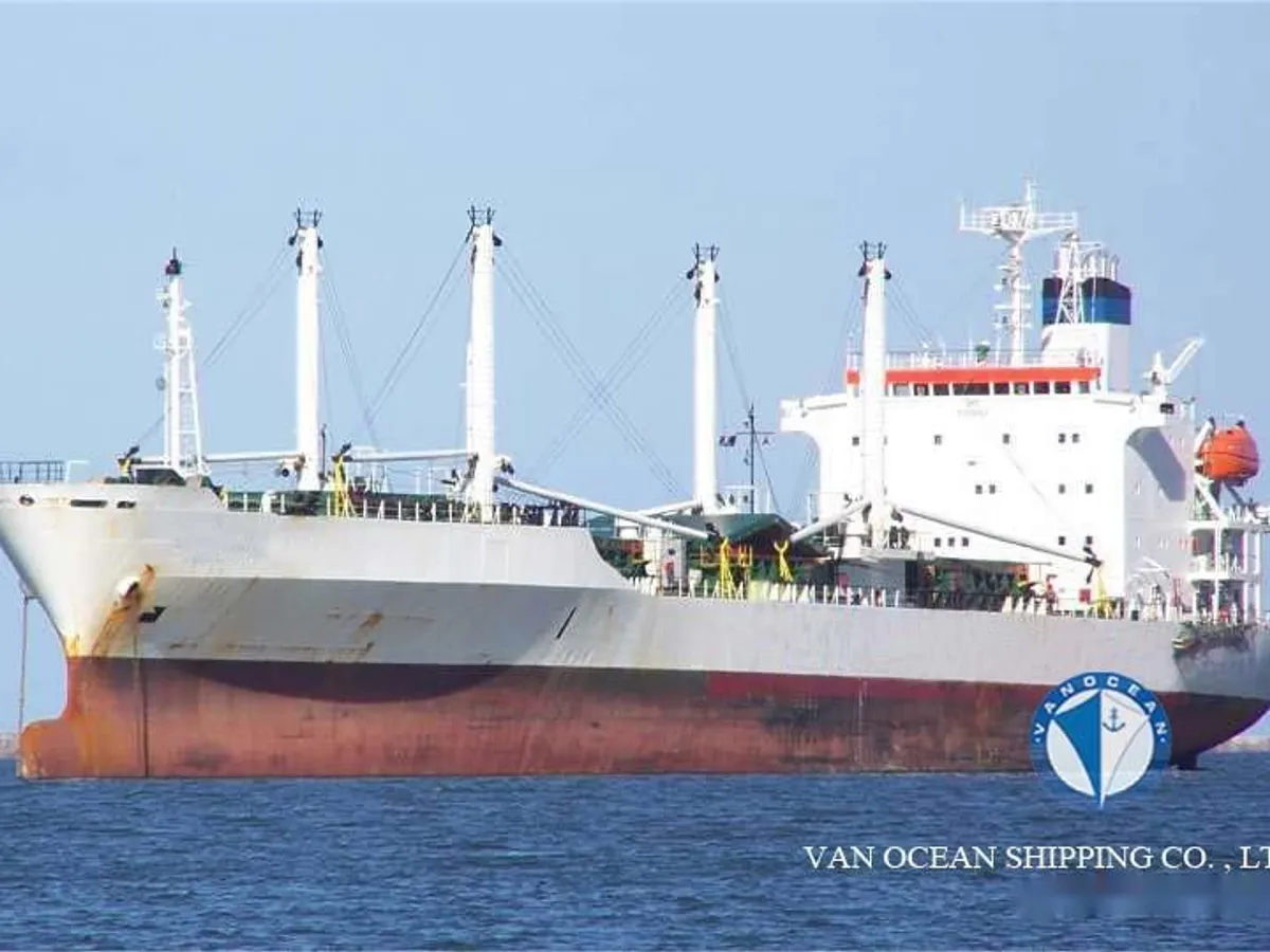 Navio frigorífico à venda