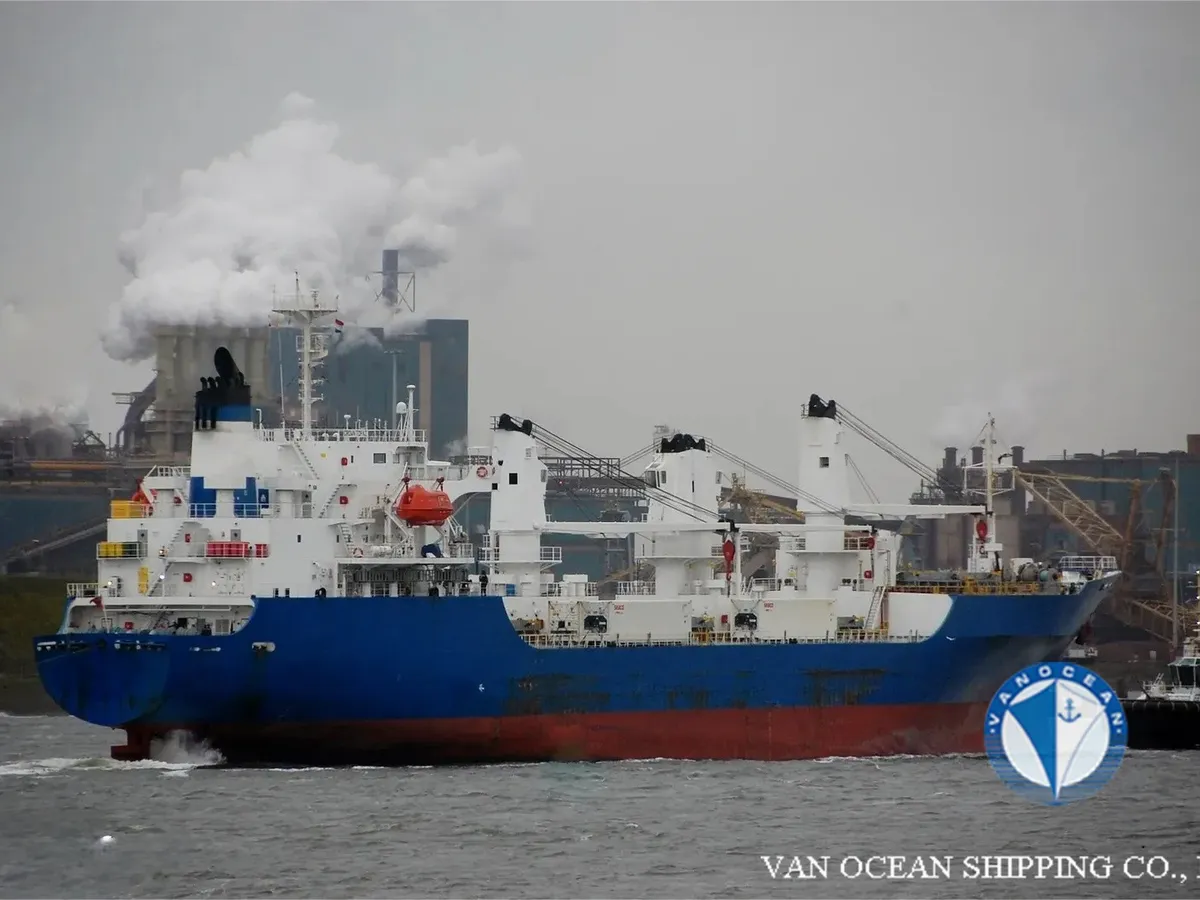 Navio frigorífico à venda