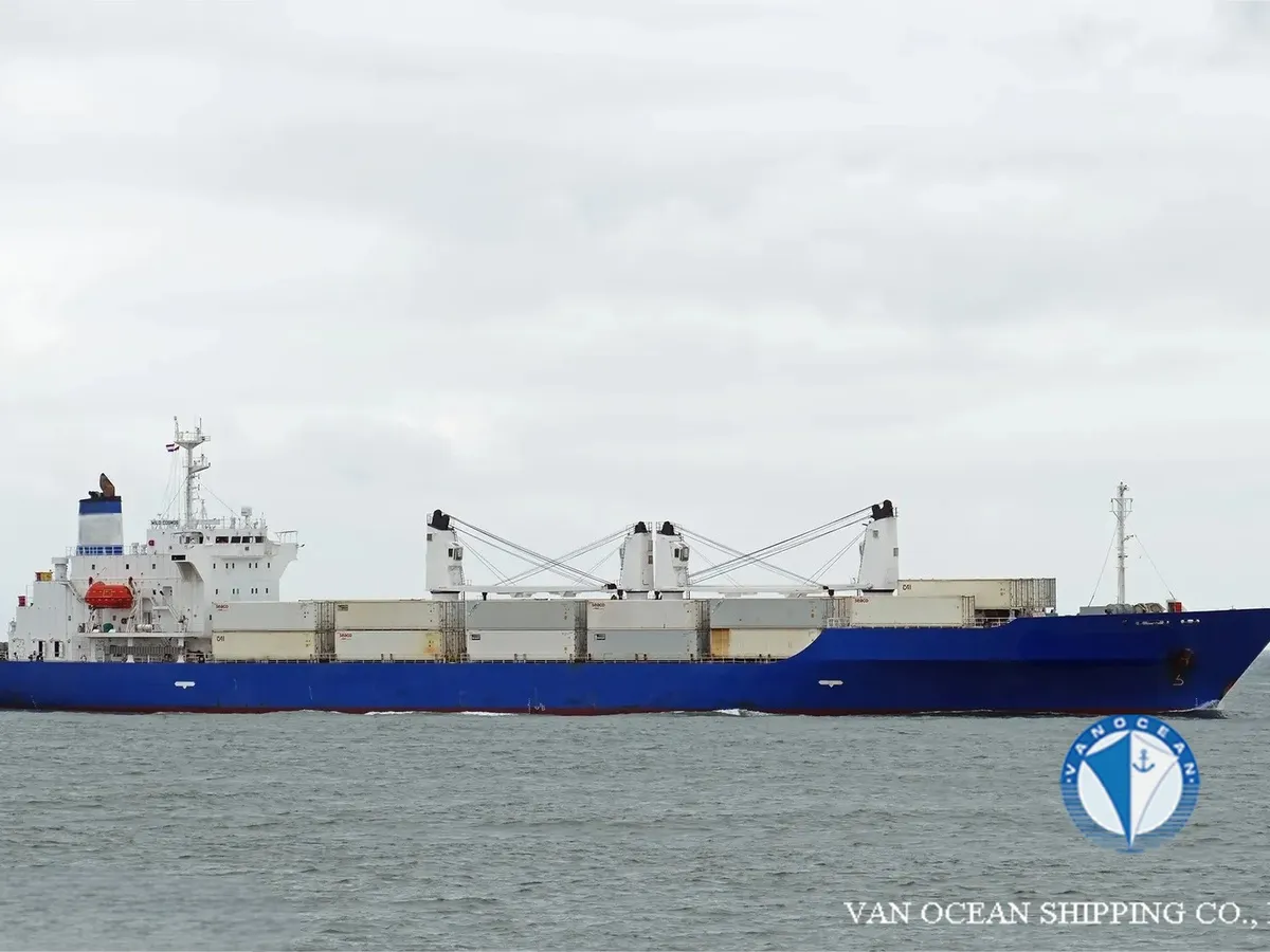 Navio frigorífico à venda