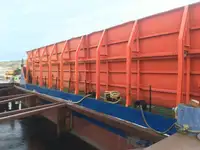 Barcaça à venda