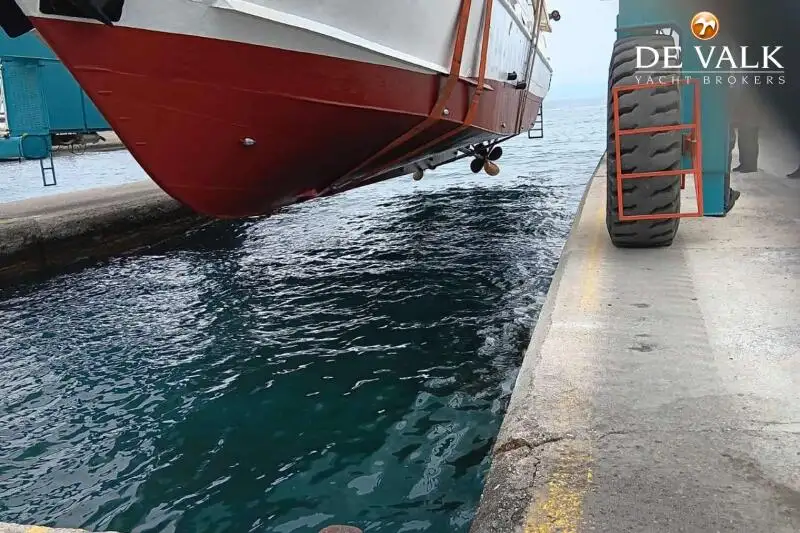 Rebocador à venda