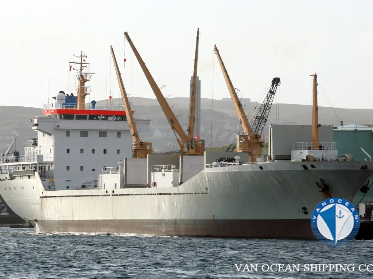 Navio frigorífico à venda