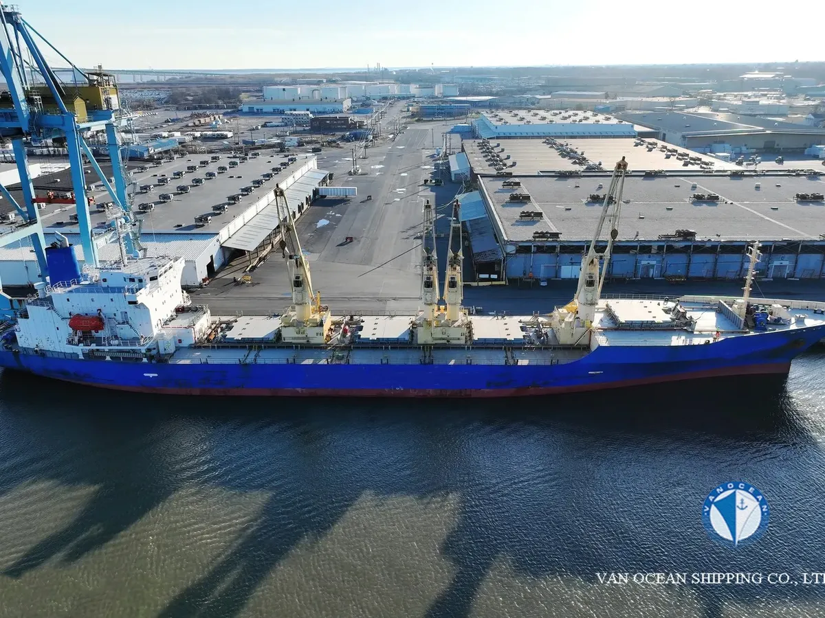 Navio frigorífico à venda