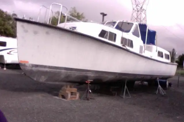 Barco de tripulação à venda