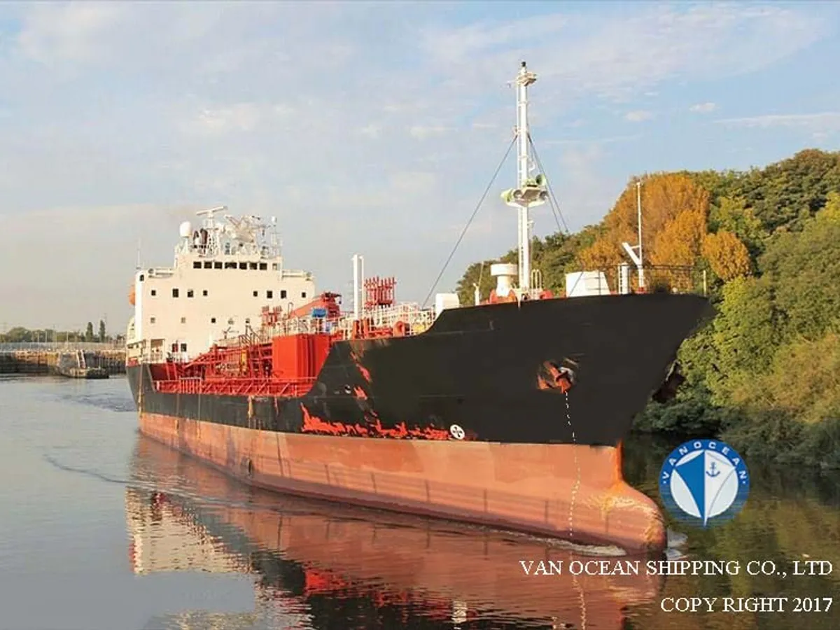 Navio-tanque de óleo/produtos químicos à venda