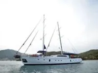 Iate à venda