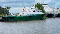 Barco de tripulação à venda